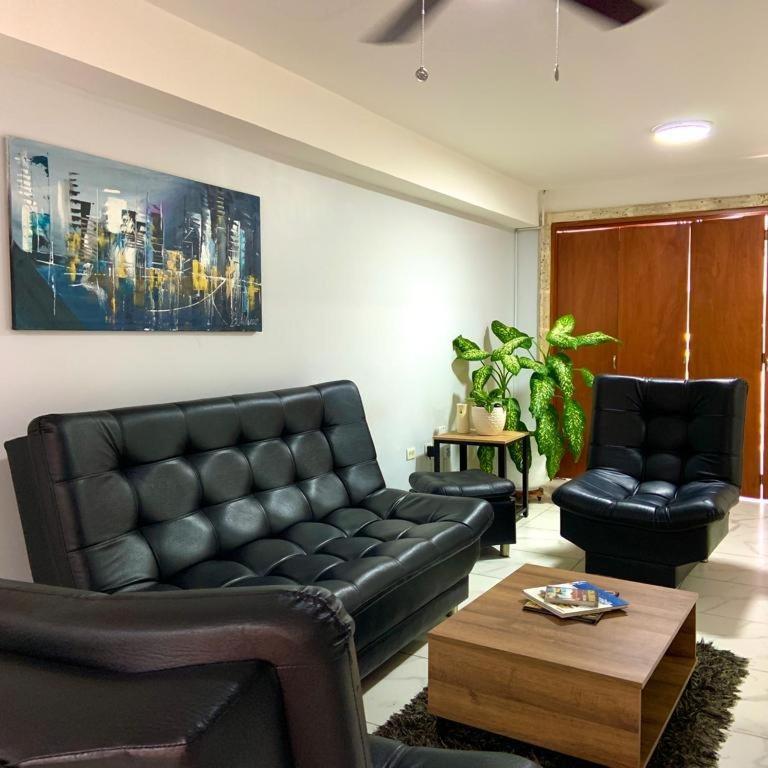 Guest Friendly Boutique House In Great Location Casa de férias